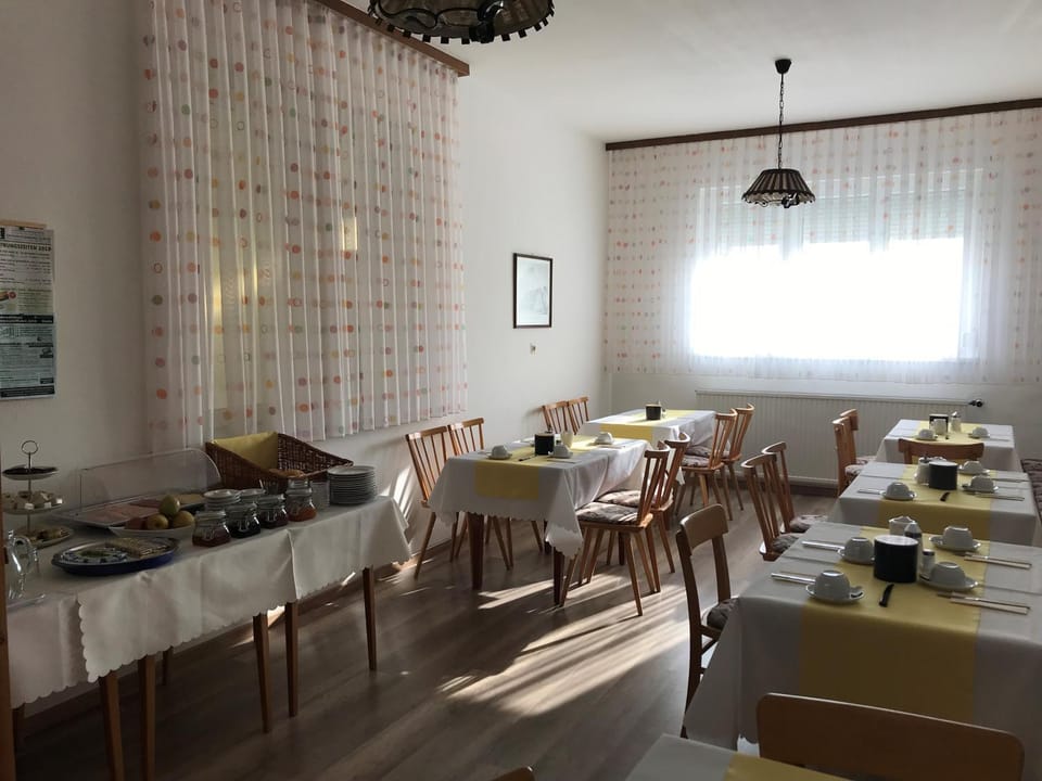 Gästehaus & Weingut Klein Bed and Breakfast in Hungary