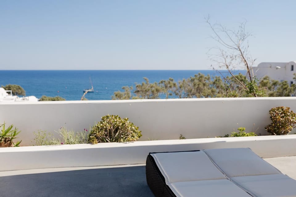 Red Beach Harmony suites Modestos Apartment in Santorini