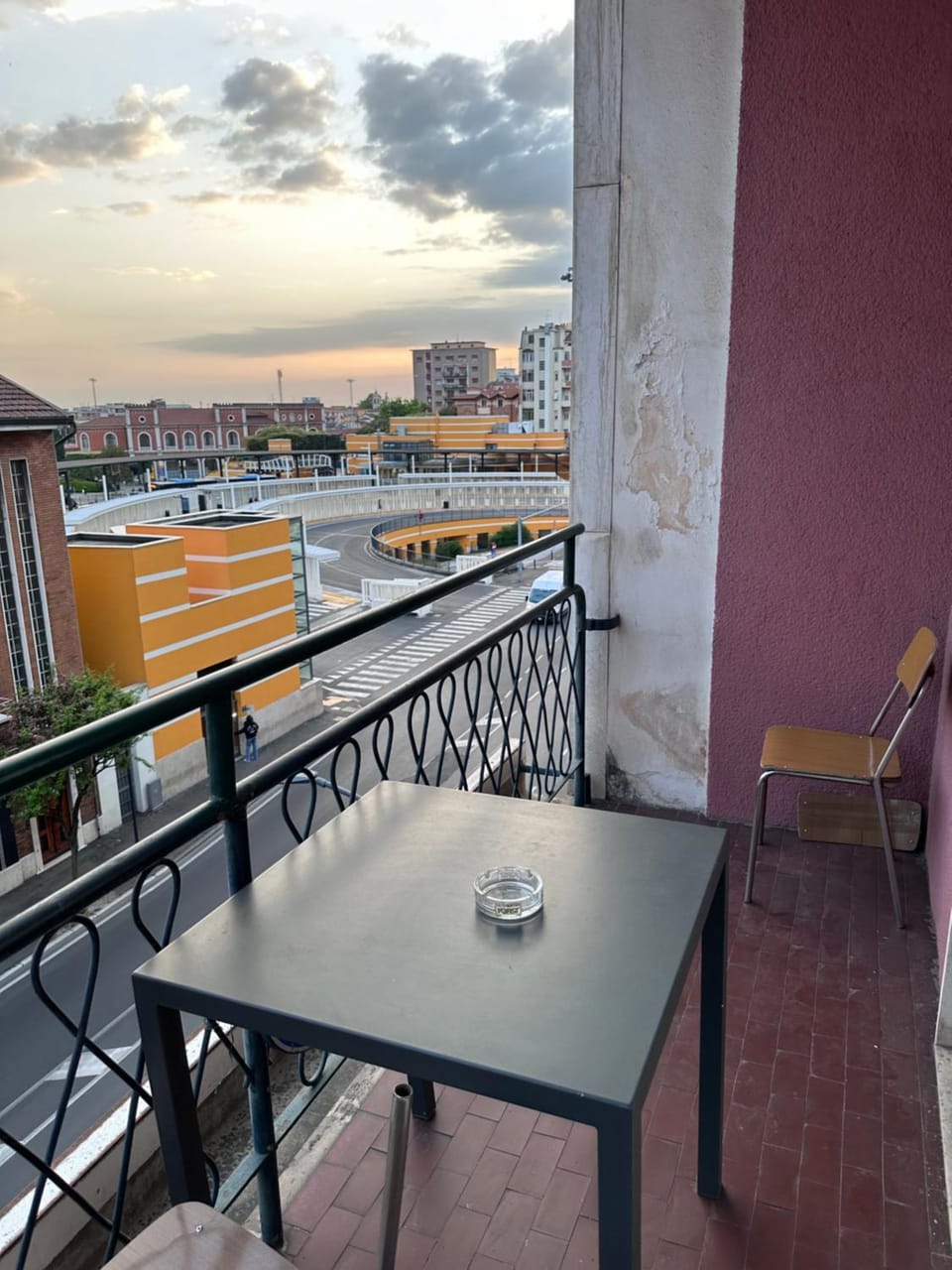 Shower, Facade/entrance, Bird's eye view, View (from property/room), View (from property/room), Balcony/Terrace, Living room, Communal kitchen, City view, City view, Garden view, Garden view, Landmark view, Street view, Street view, Sunset