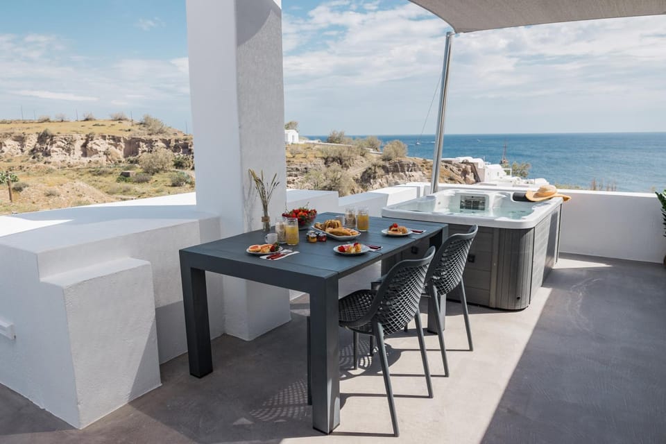 Red Beach Harmony suites Sotiria Apartment in Santorini