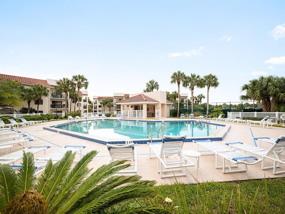 Property building, Garden, Tennis court, Swimming pool