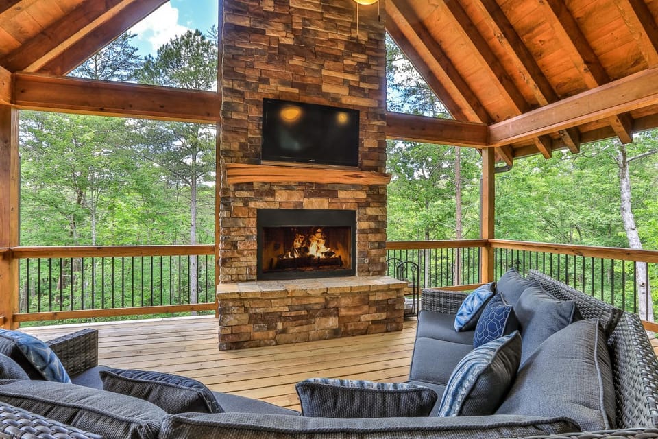 Highlands Retreat the Perfect Cabin for your relaxing experience Cabin in Mineral Bluff