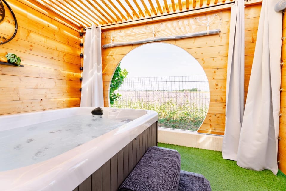 Natural landscape, Hot Tub