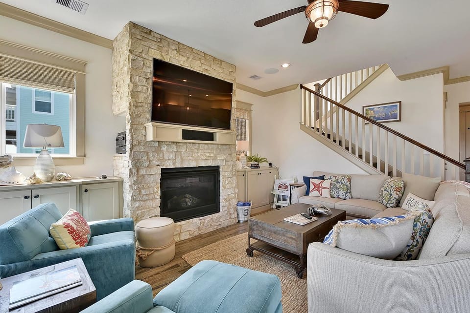 TV and multimedia, Living room, Seating area, fireplace, furniture
