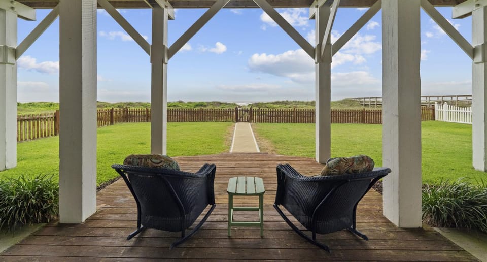 Patio, Garden, View (from property/room), Seating area, Garden view, furniture