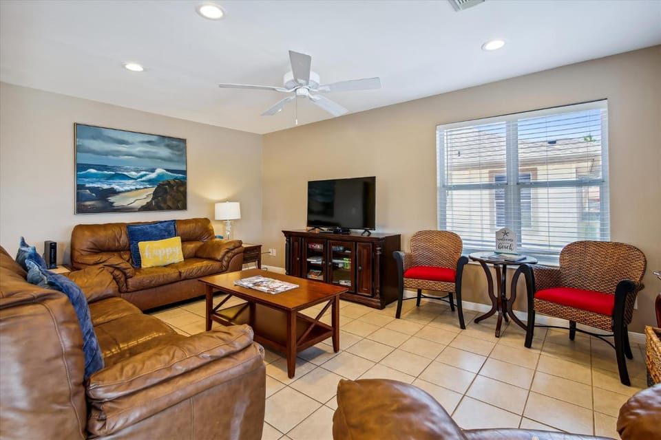 TV and multimedia, Living room, Seating area, furniture