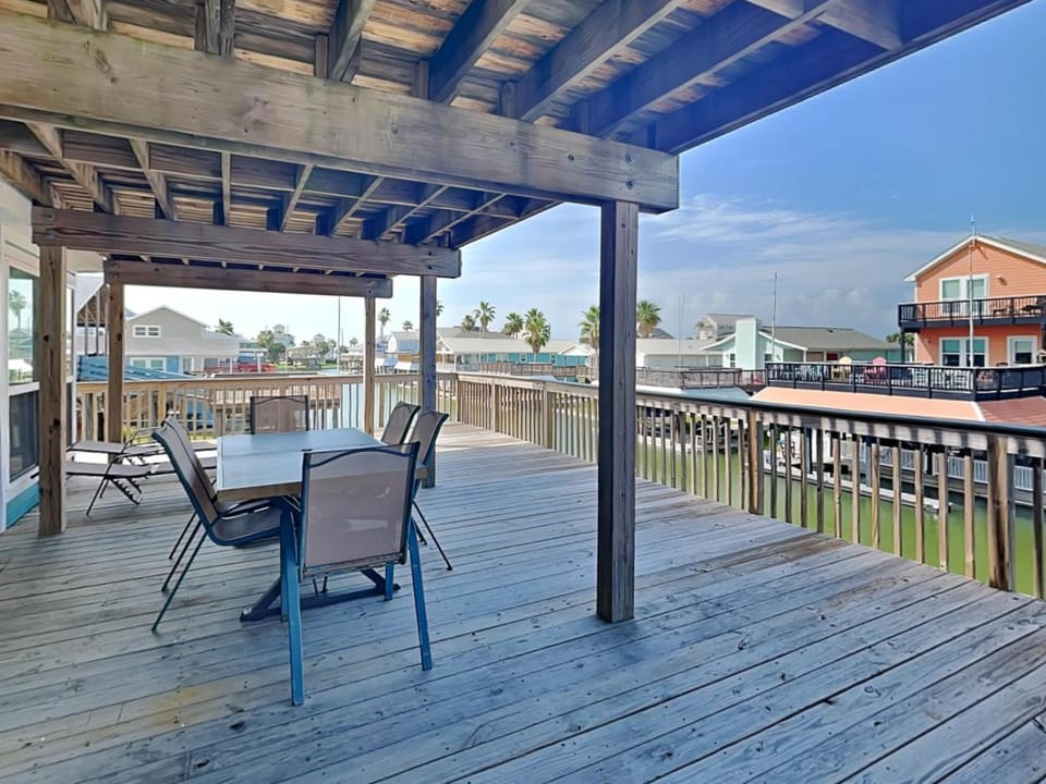Patio, View (from property/room), Balcony/Terrace, River view