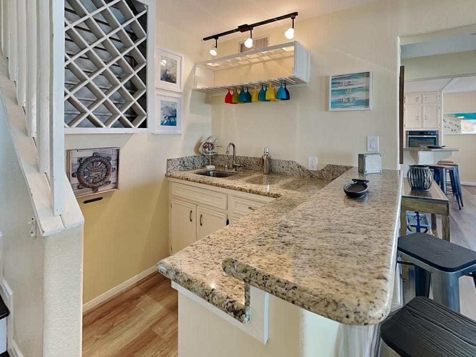 Kitchen or kitchenette, Seating area, furniture