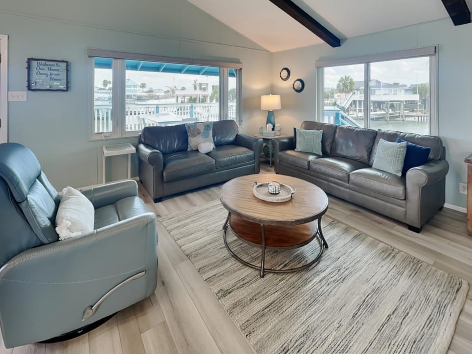 Reel Paradise House in Jamaica Beach