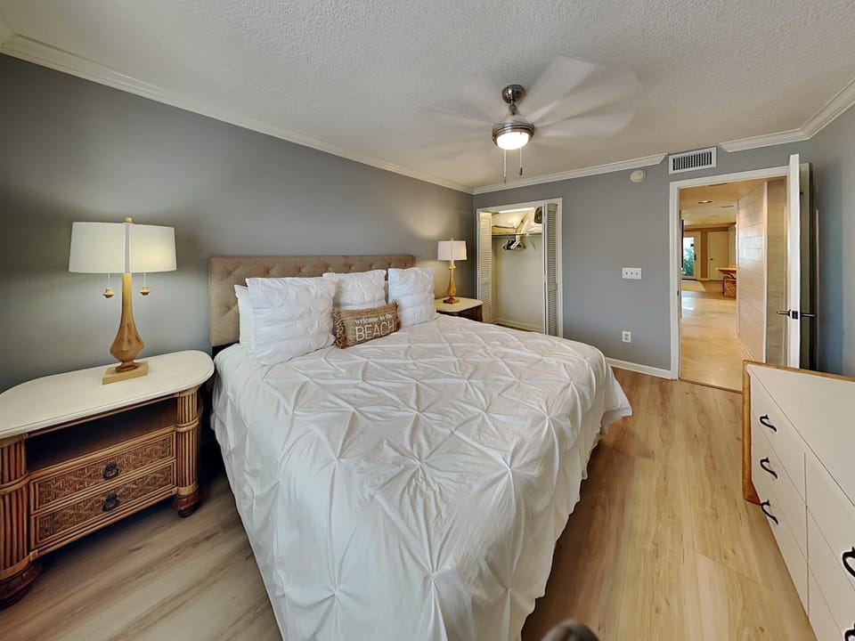 Bed, Bedroom, furniture, air conditioner