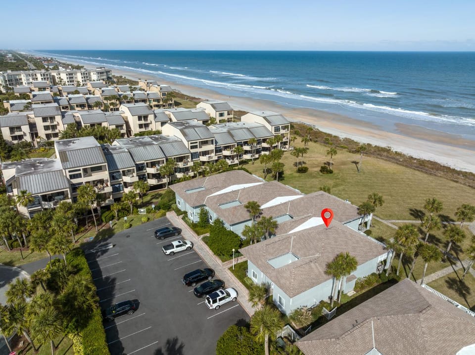 Property building, Bird's eye view, Beach, Sea view, Parking