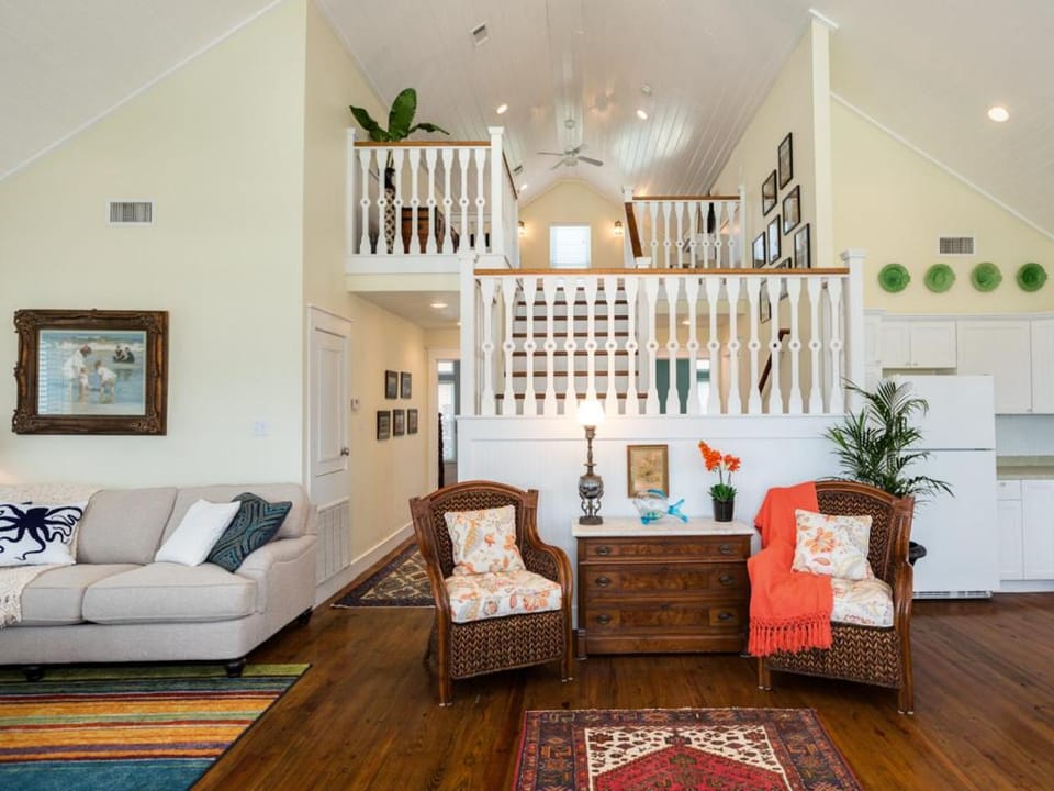 Living room, Seating area, furniture