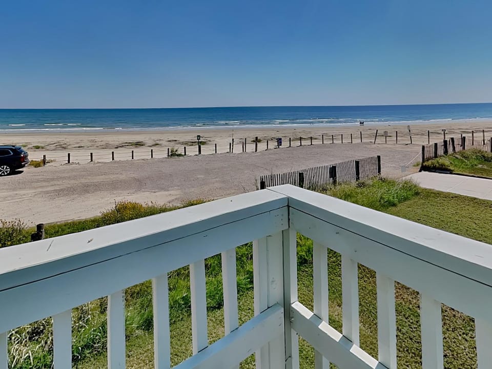 View (from property/room), Balcony/Terrace, Beach, Sea view, Parking