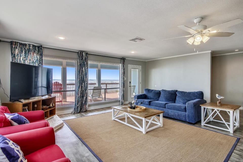 TV and multimedia, View (from property/room), Balcony/Terrace, Living room, Seating area, furniture