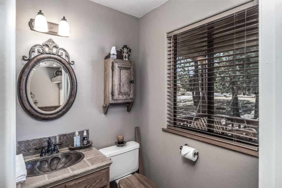 Toilet, Bathroom