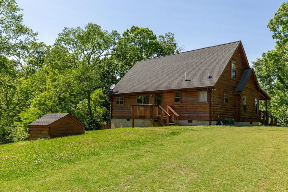 Property building, Natural landscape, Garden