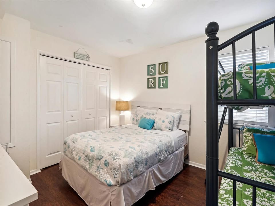 Bed, Bedroom, bunk bed, wardrobe