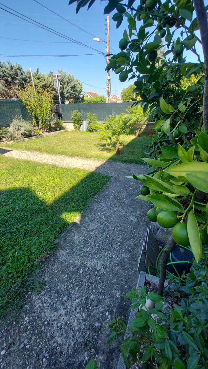 K&N - Maison à partager avec d'autres voyageurs - Chambre privée - Jardin - Balcon Vacation rental in Villeurbanne