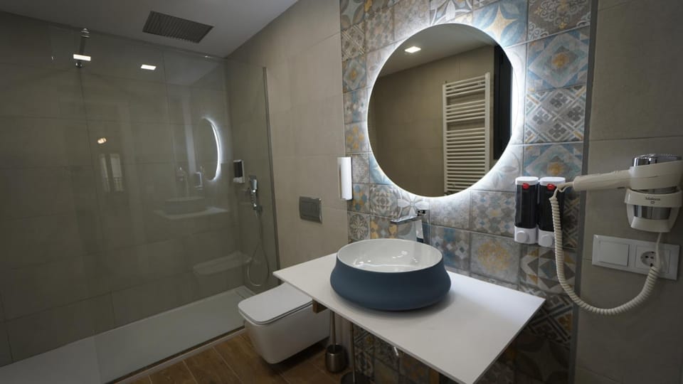Shower, Bathroom