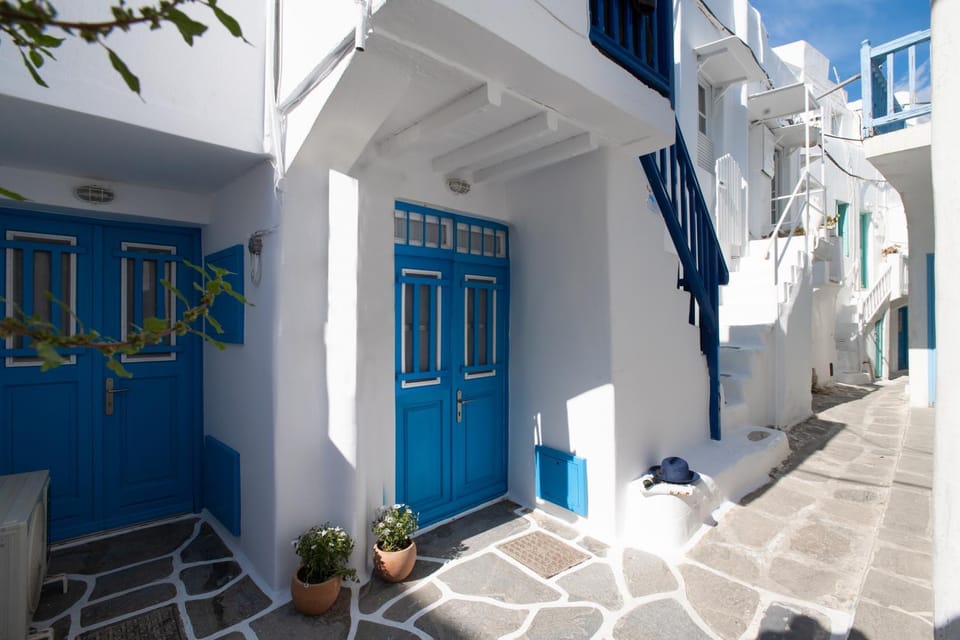 Property building, Day, Neighbourhood, Street view