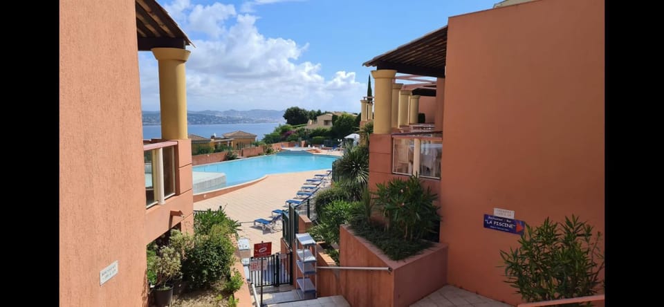 Pool view, Swimming pool