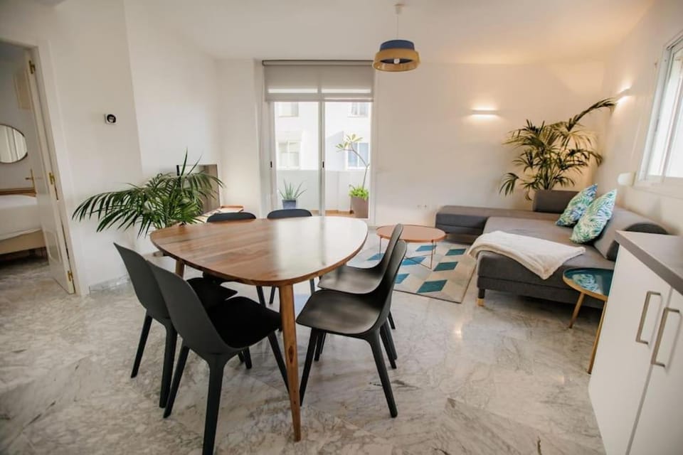 Contemporary Apartment across Marbella Club Hotel Apartment in Marbella