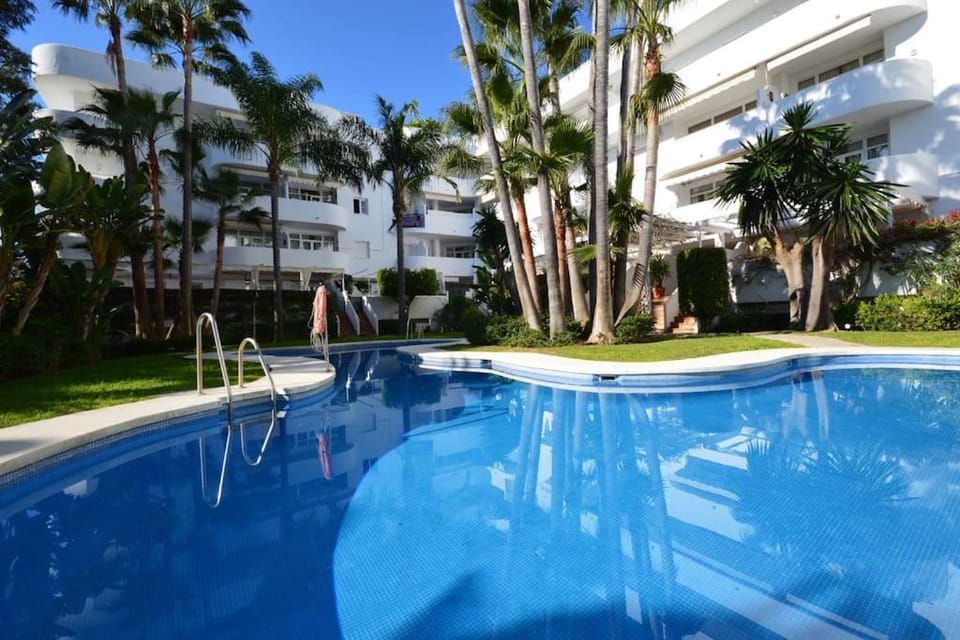 Contemporary Apartment across Marbella Club Hotel Apartment in Marbella