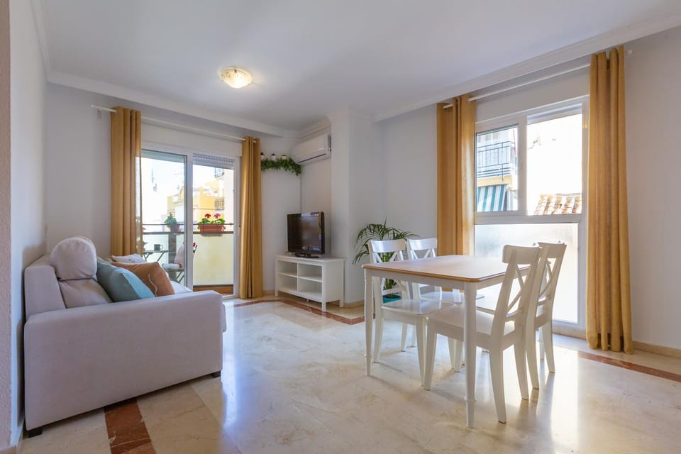 TV and multimedia, Living room, Dining area, internet, air conditioner