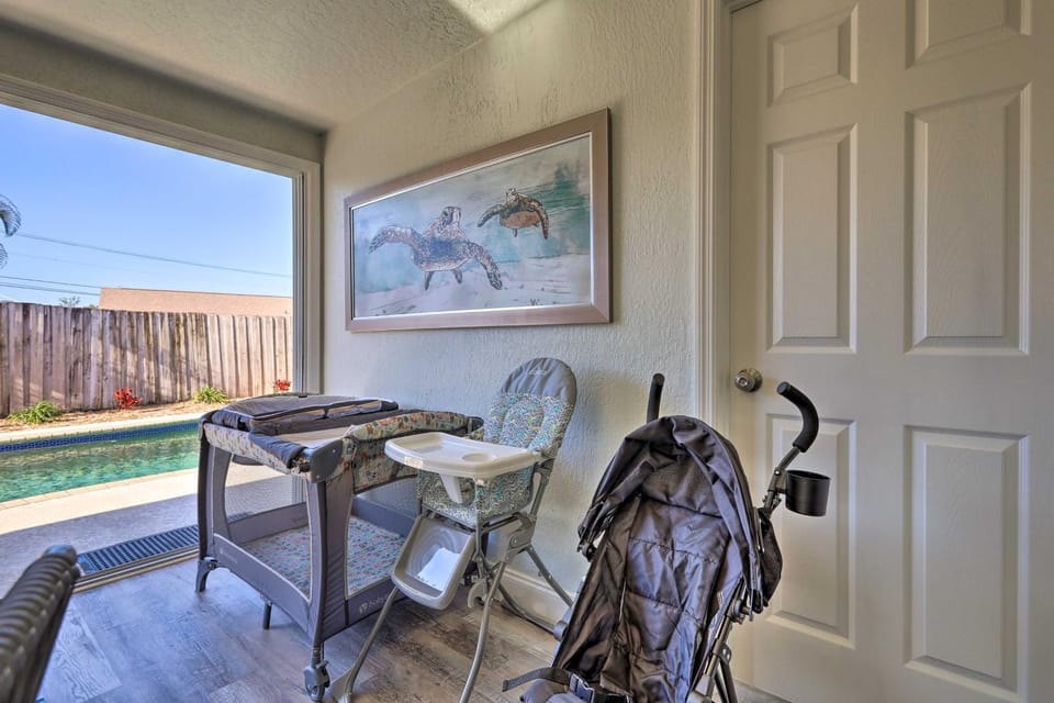 Pet-Friendly Merritt Island Home w/ Heated Pool House in Merritt Island