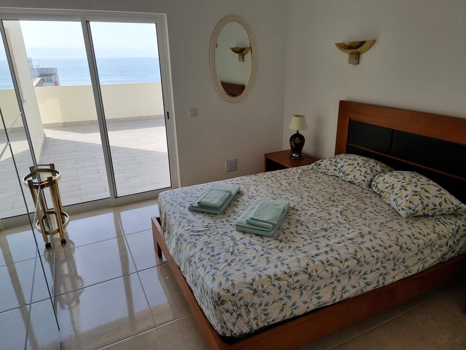 Bed, Bedroom, Sea view