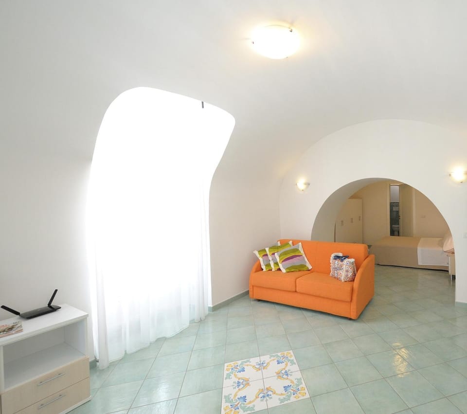 Bed, Living room