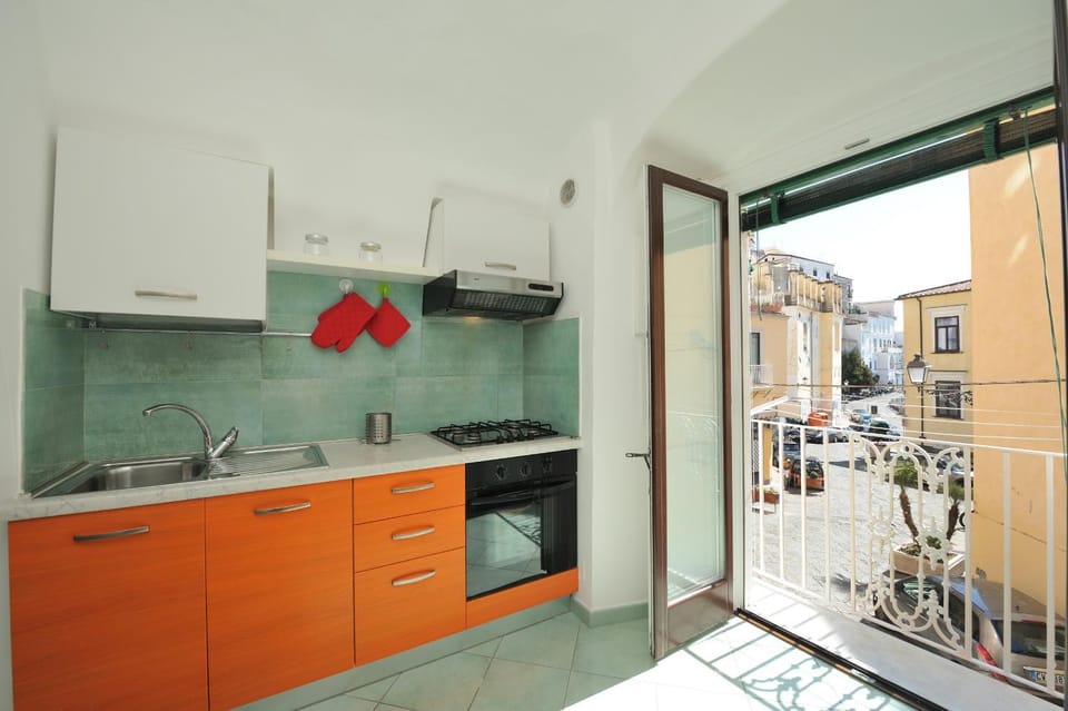 Kitchen or kitchenette, City view, Street view