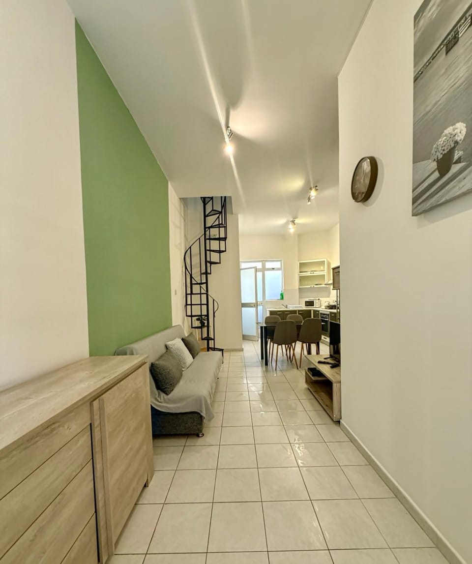 TV and multimedia, Kitchen or kitchenette, Dining area