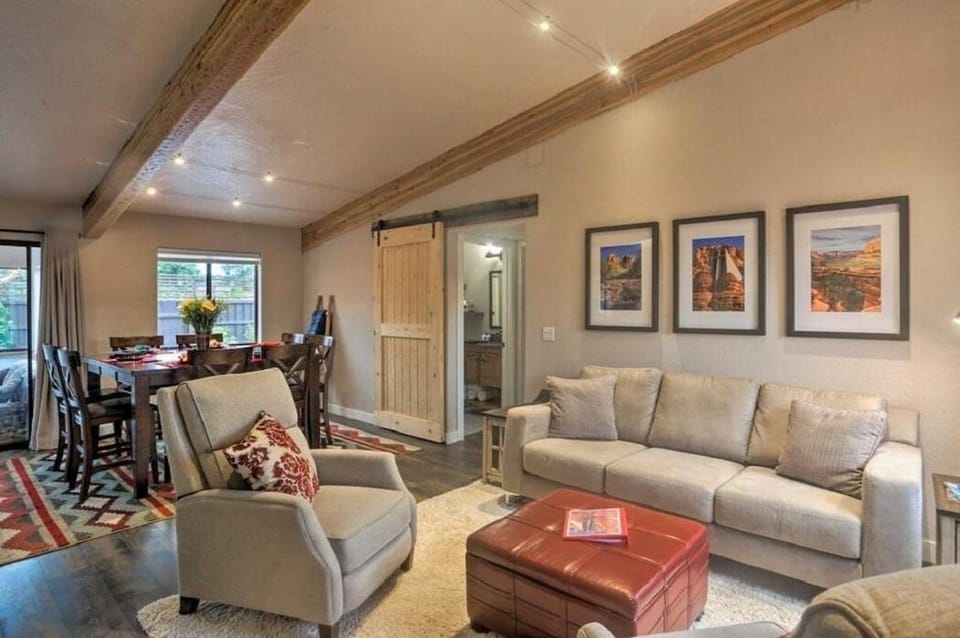 Communal lounge/ TV room, Living room, Decorative detail, Seating area