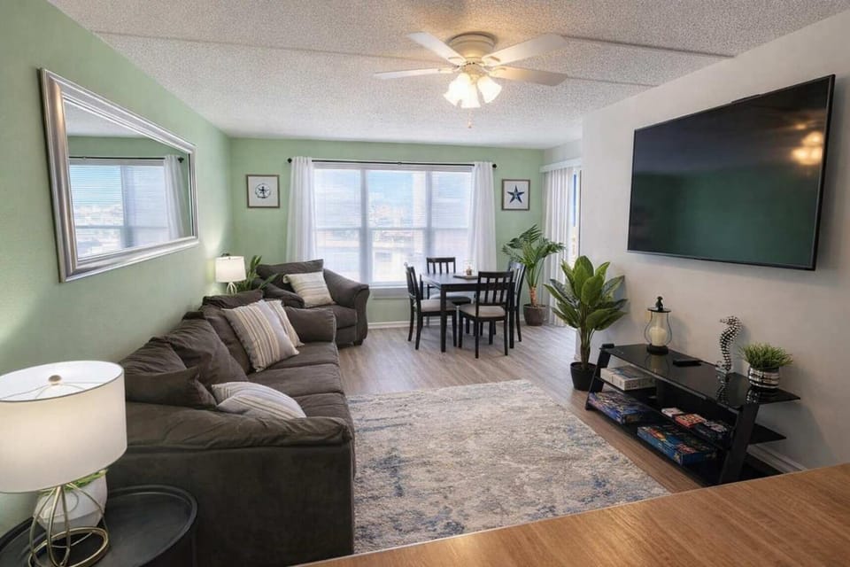Private Beach Access Pool & Hot Tub BBQ Pits Gulfview II #408 home Apartment in South Padre Island