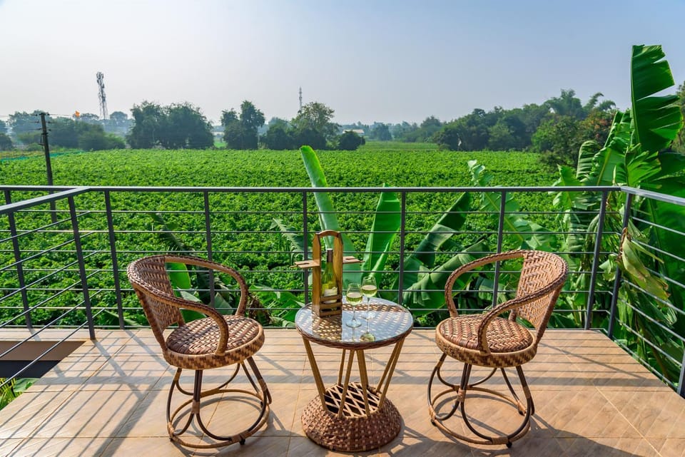 Patio, Spring, Day, Natural landscape, Garden, View (from property/room), Balcony/Terrace, Dining area, Garden view, Garden view