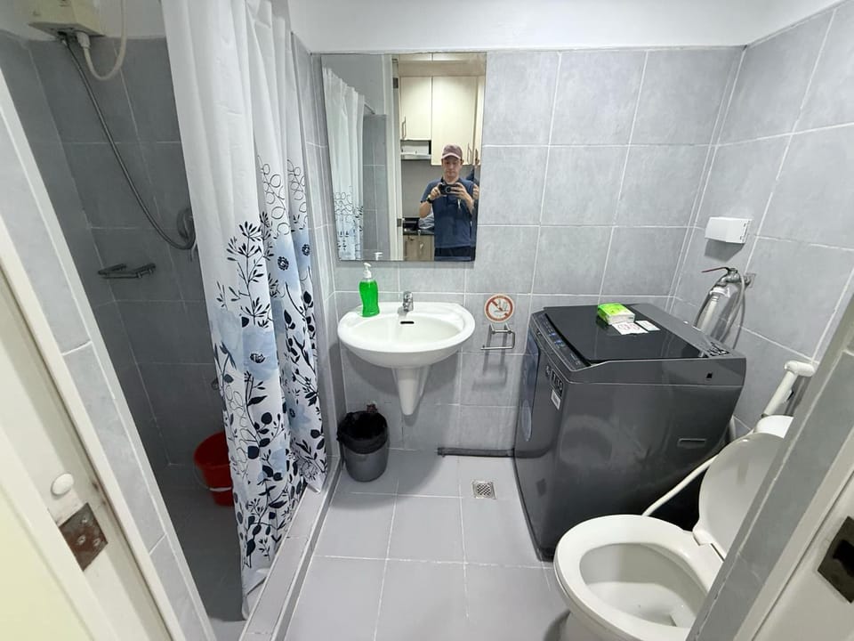 Sea Residences Mall of Asia by Jermel Capsule hotel in Pasay