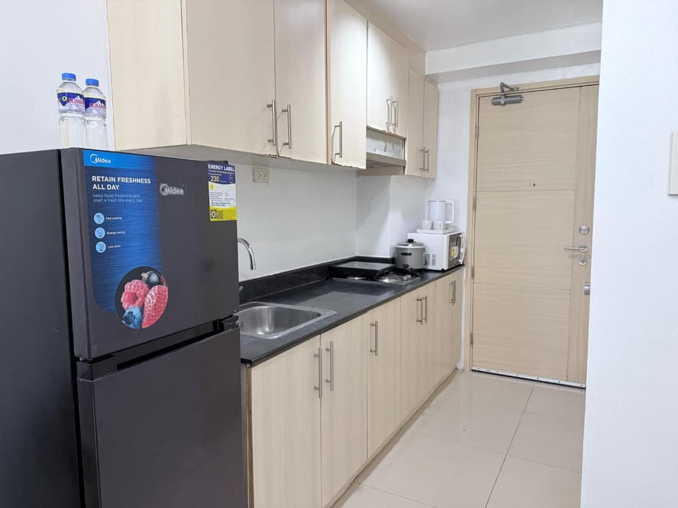 Sea Residences Mall of Asia by Jermel Capsule hotel in Pasay