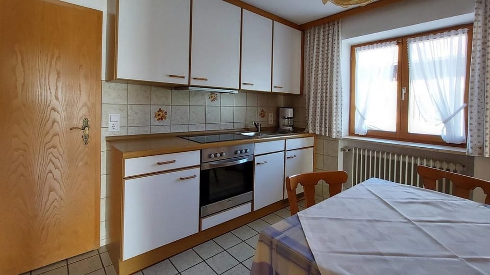 Ferienwohnung Nr 2, Lechbruck-Gründl, Allgäu Apartment in Tyrol