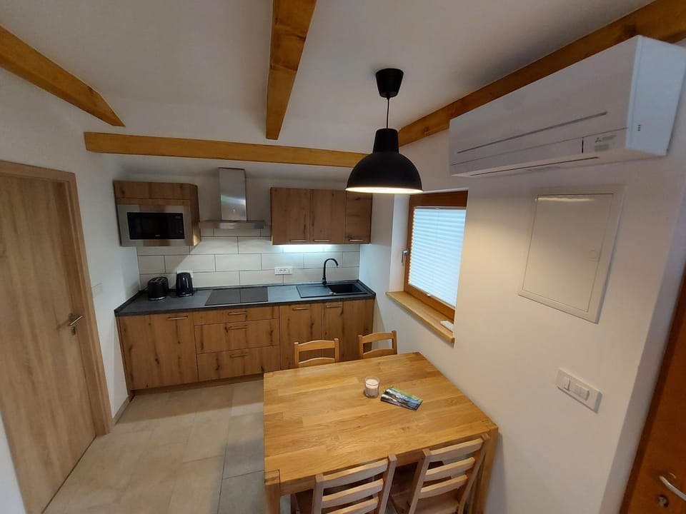 Dining area, kitchen