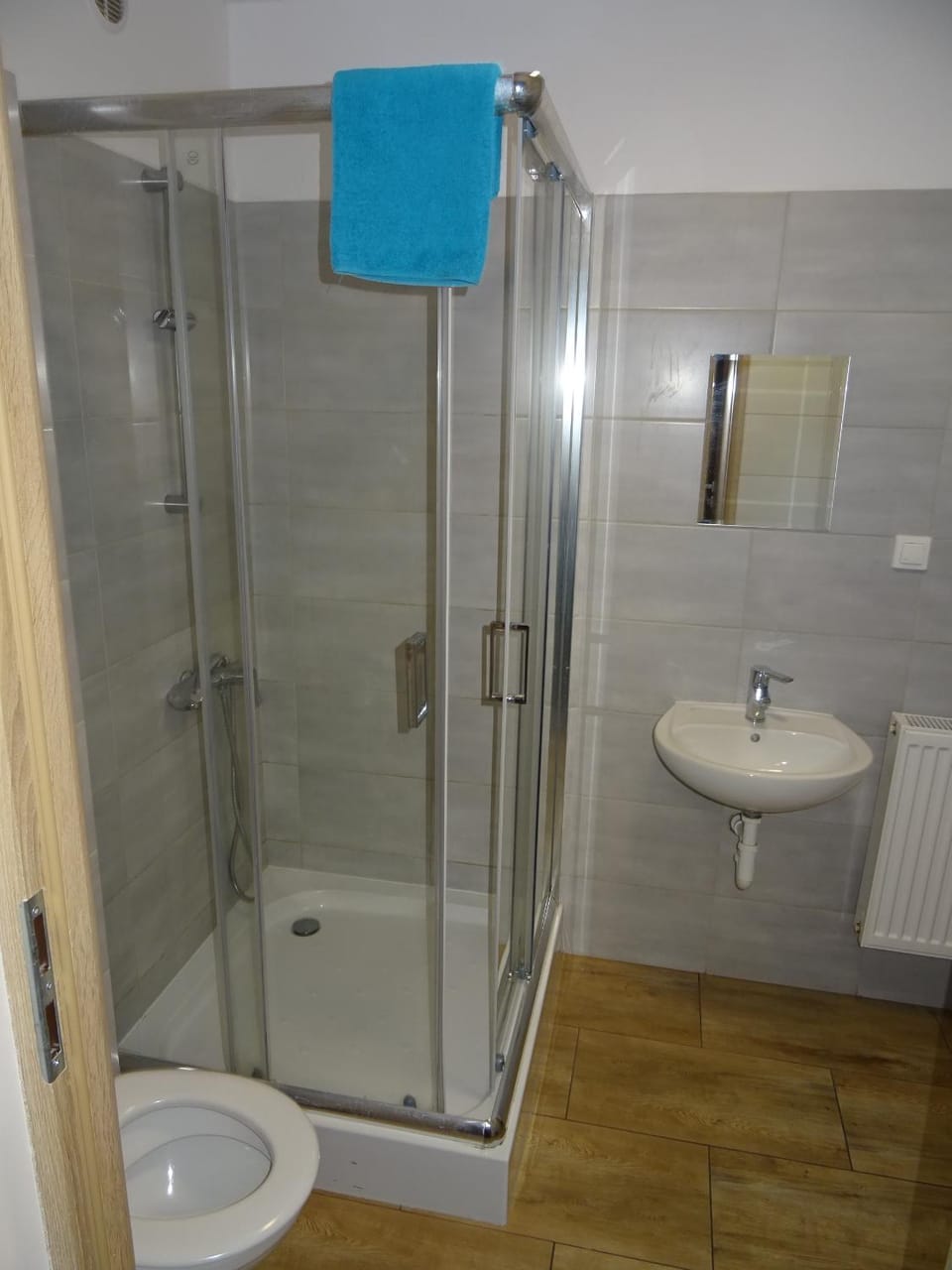 Shower, Toilet, Bathroom, towels