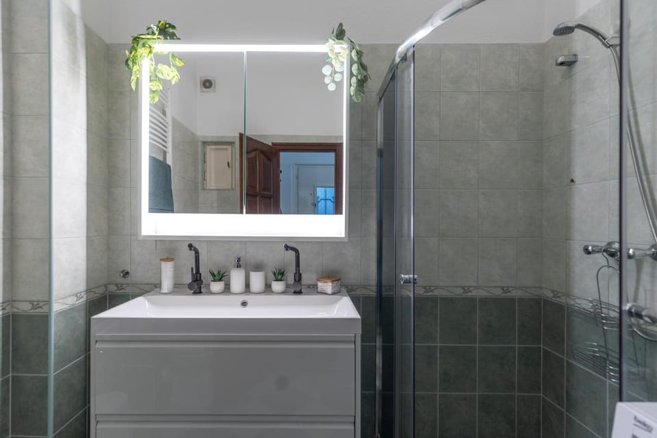Shower, Bathroom