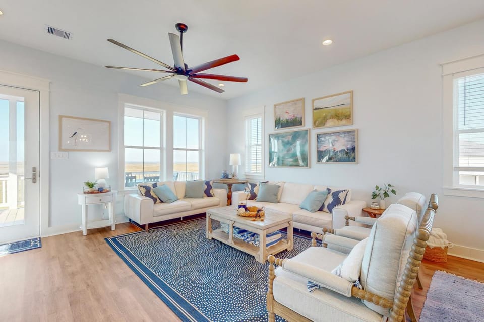 Sunset Bay House in Hitchcock