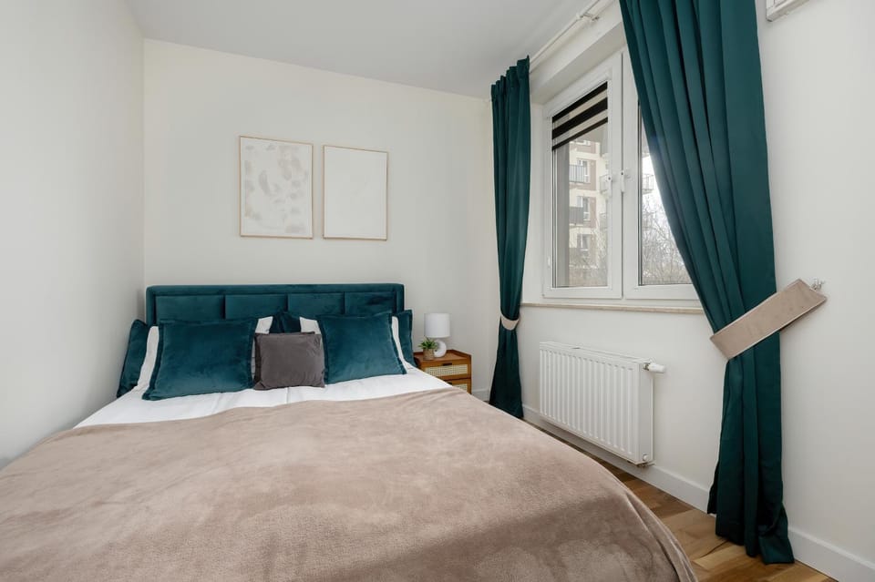 Bed, Photo of the whole room, Bedroom, internet