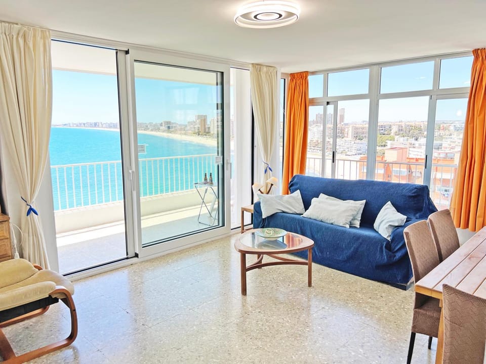 Patio, Natural landscape, View (from property/room), Balcony/Terrace, Living room, Seating area, Sea view