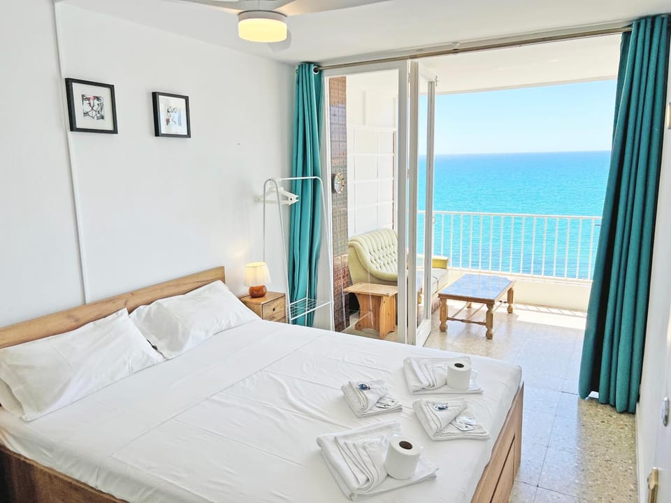 Bed, View (from property/room), Balcony/Terrace, Photo of the whole room, Beach, Bedroom, towels