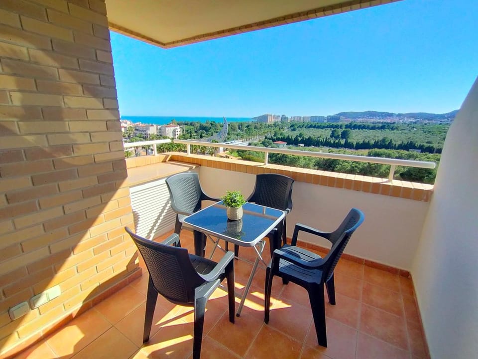 View (from property/room), Balcony/Terrace, Dining area