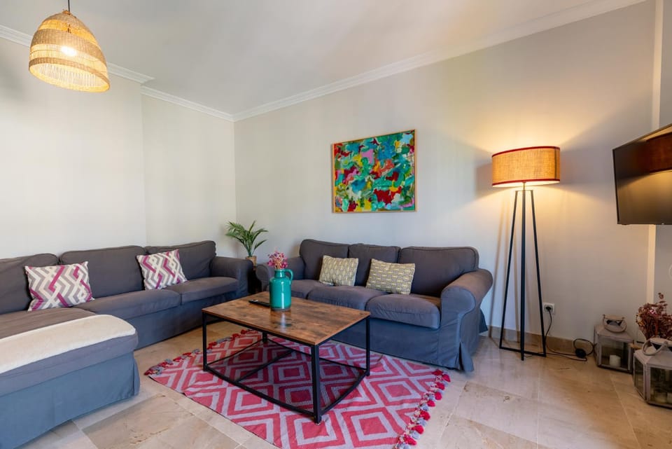Amador Apartamento Familiar Centro PARKING Amador de los Rios Apartment in Seville