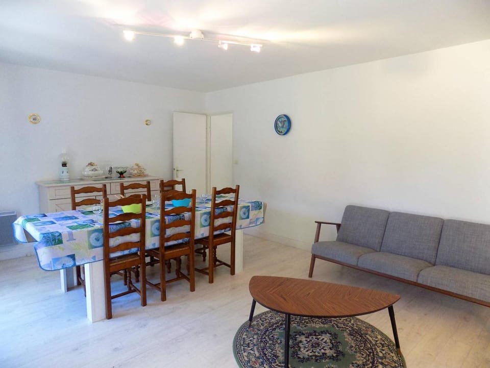 Living room, Decorative detail, Dining area, hair dresser