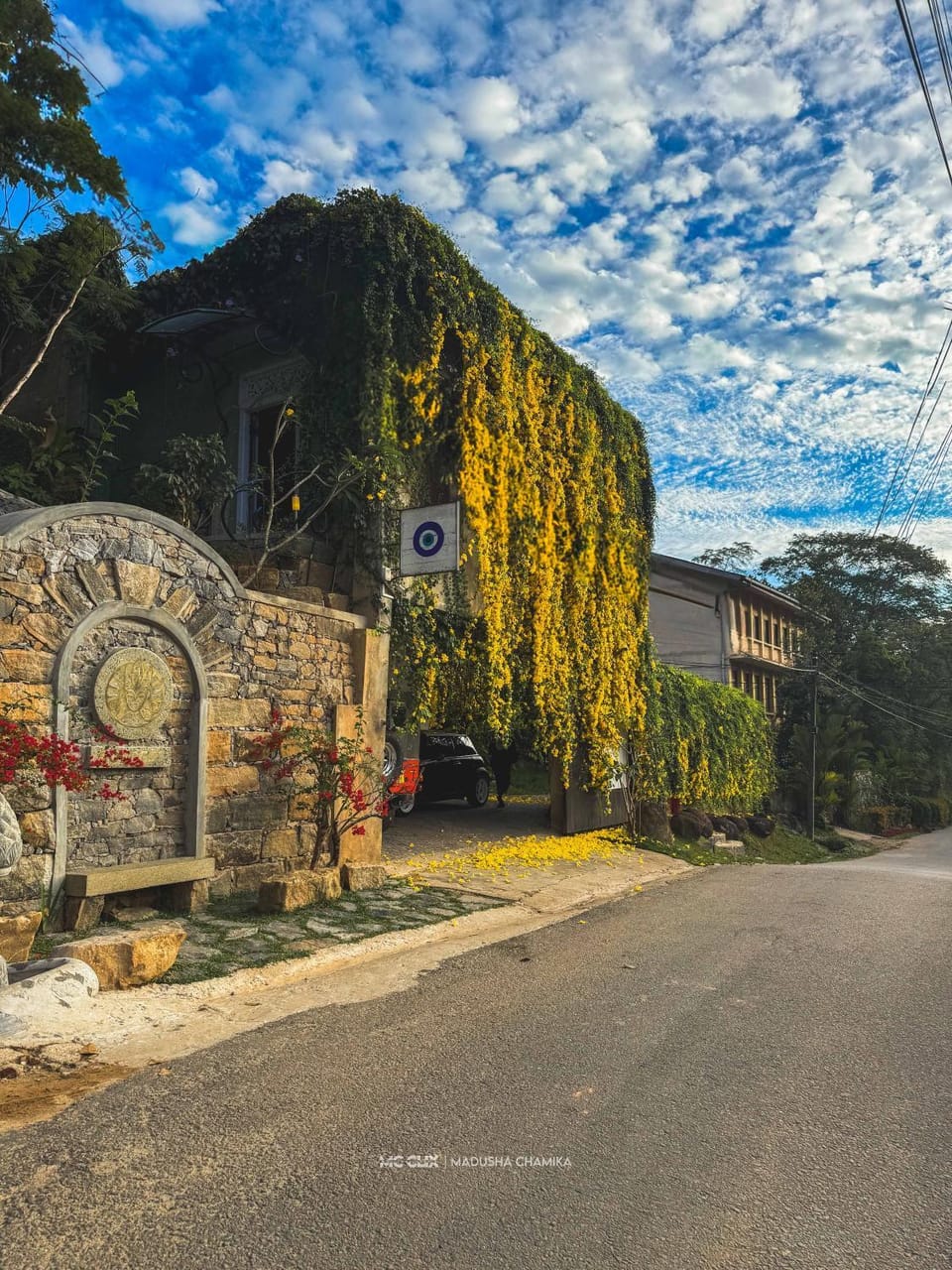 Property building, Restaurant/places to eat, Facade/entrance, Spring, Day, Neighbourhood, Natural landscape, Garden, Landmark view, Swimming pool, Breakfast, Seasons, Location